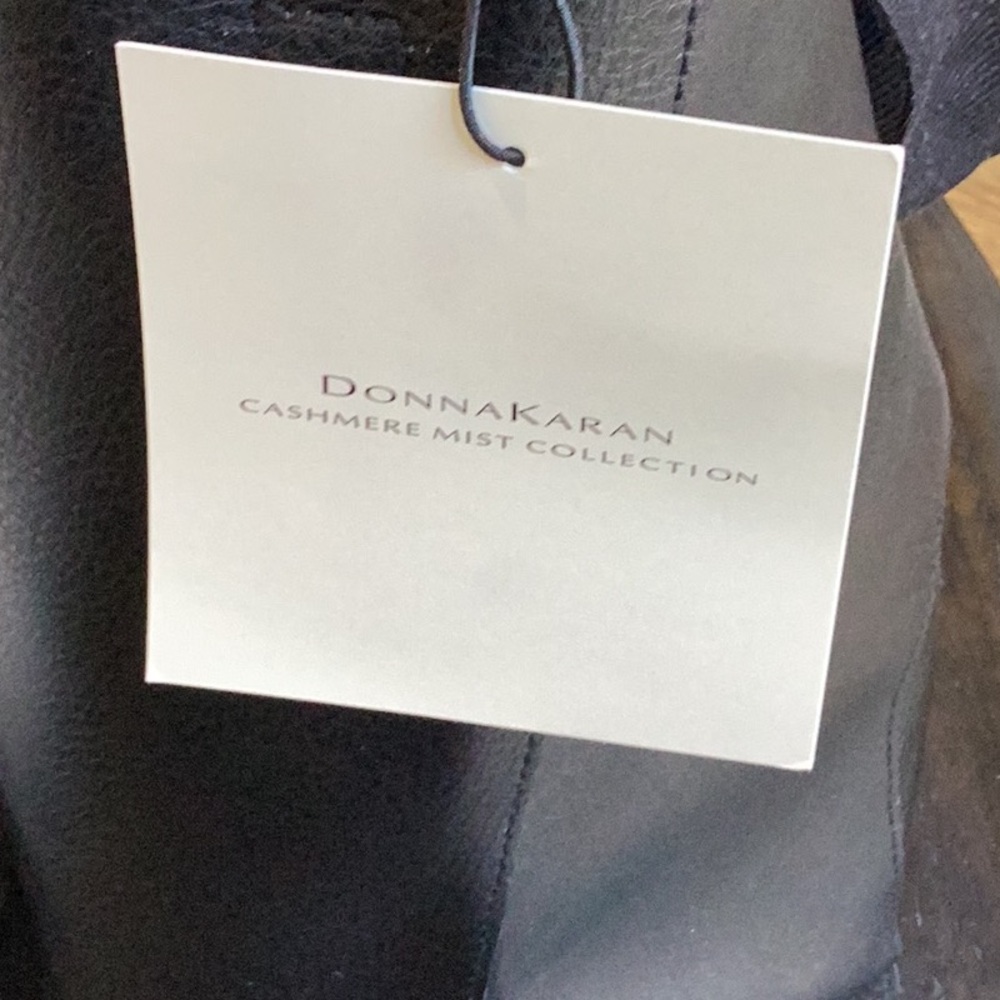Donna Karan Cashmere Mist Beauty Bag NWT - Picture 6 of 6
